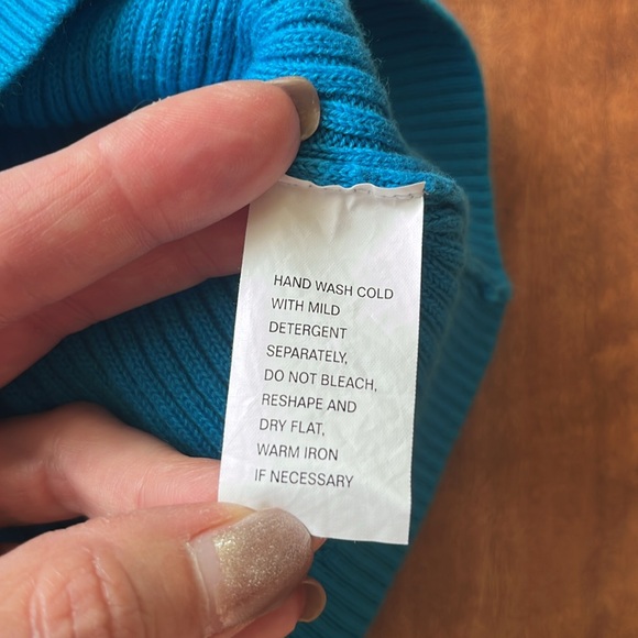 Like new Jeanne Pierre beautiful blue cable knit tank - Picture 9 of 9